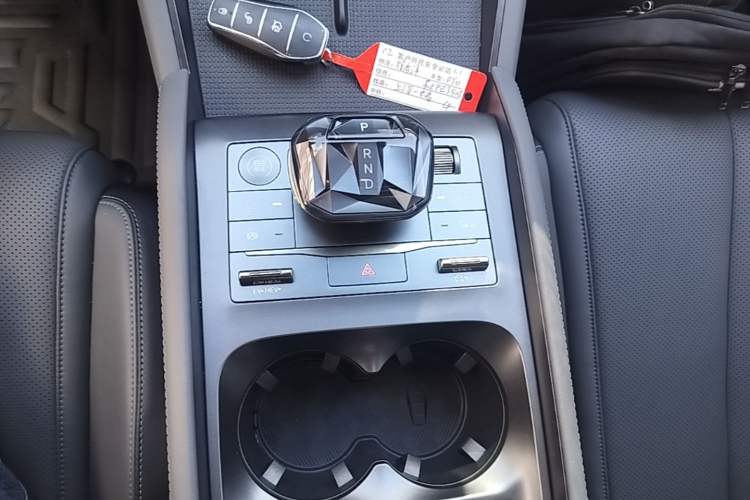 Used BYD Qin L 2024 DM-i 120KM Beyond Model Gear Lever