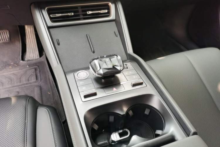Used BYD Qin L 2024 DM-i 80KM Leading Model Gear Lever