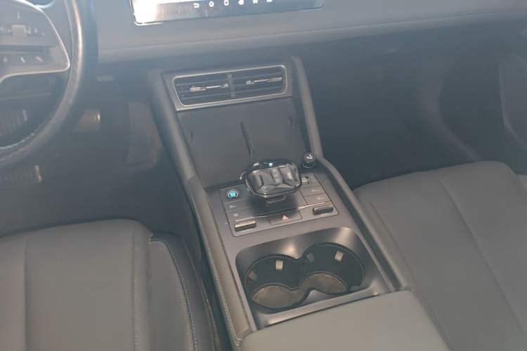 Used BYD Qin L 2024 DM-i 120KM Leading Model Gear Lever