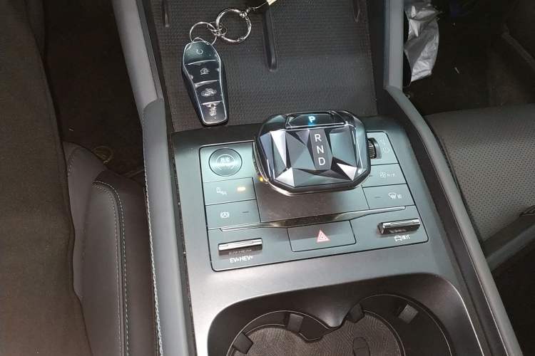 Used BYD Qin L 2024 DM-i 120KM Beyond Model Gear Lever