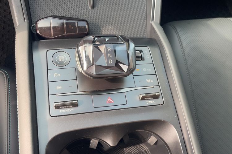 Used BYD Qin L 2024 DM-i 80KM Leading Model Gear Lever