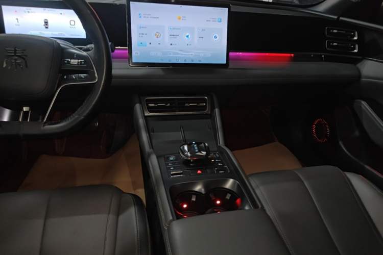 Used BYD Qin L 2024 DM-i 120KM Leading Model Gear Lever