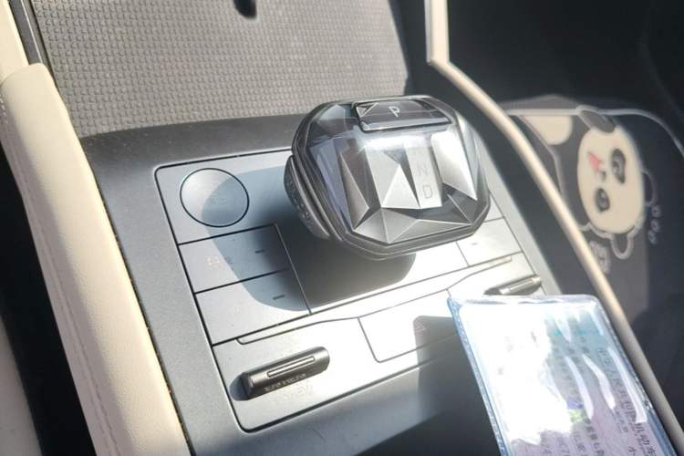 Used BYD Qin L 2024 DM-i 80KM Leading Model Gear Lever