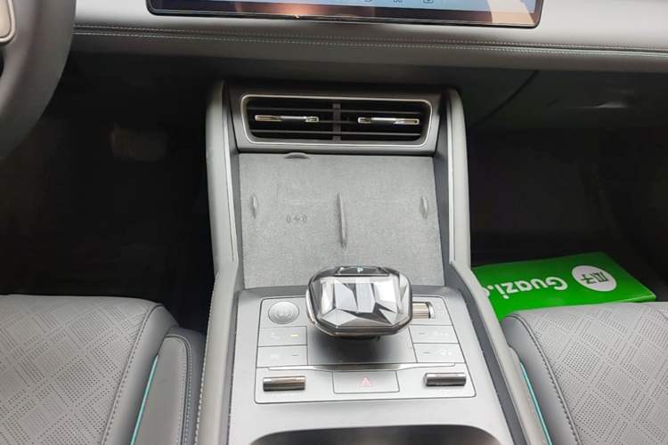 Used BYD Qin L 2024 DM-i 120KM Excellence Model Gear Lever