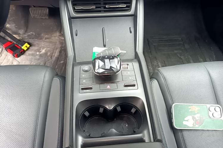 Used BYD Qin L 2024 DM-i 80KM Beyond Model Gear Lever