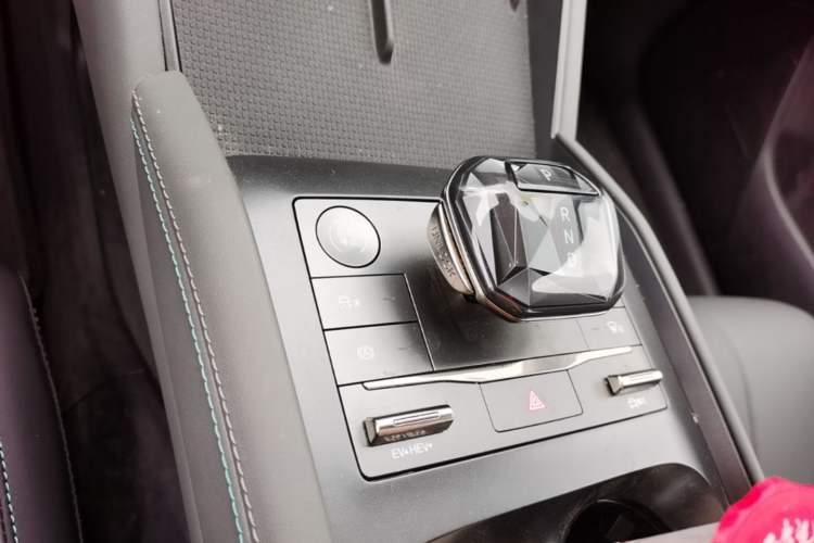 Used BYD Qin L 2024 DM-i 120KM Leading Model Gear Lever