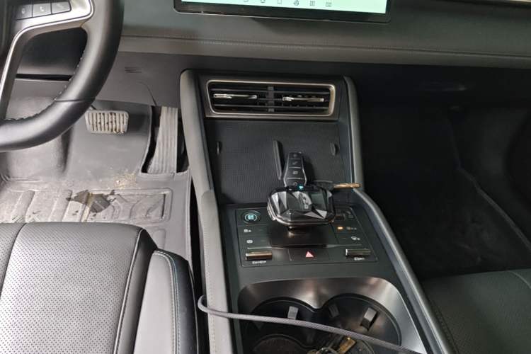 Used BYD Qin L 2024 DM-i 120KM Leading Model Gear Lever