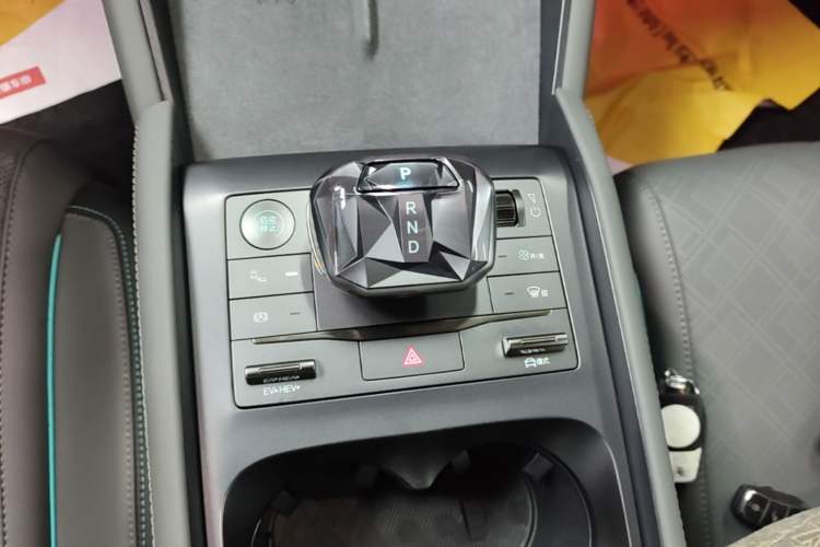 Used BYD Qin L 2024 DM-i 120KM Excellence Model Gear Lever