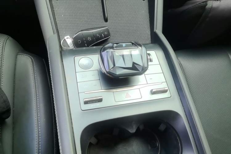 Used BYD Qin L 2024 DM-i 120KM Leading Model Gear Lever