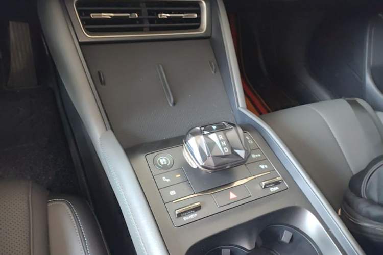 Used BYD Qin L 2024 DM-i 120KM Beyond Model Gear Lever