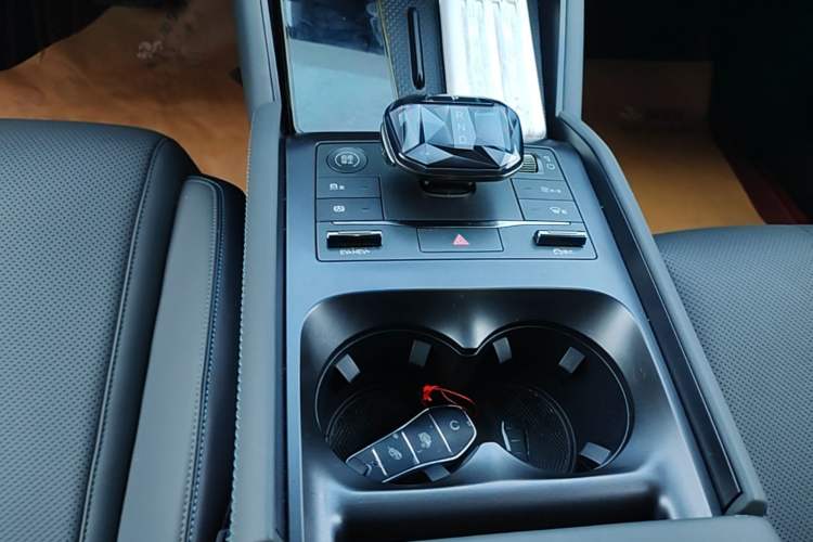 Used BYD Qin L 2024 DM-i 80KM Beyond Model Gear Lever