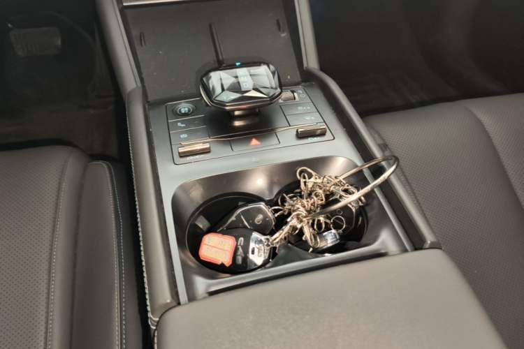 Used BYD Qin L 2024 DM-i 120KM Beyond Model Gear Lever