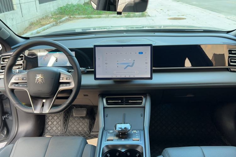 Used BYD Qin L 2024 DM-i 80KM Beyond Model Interior 1