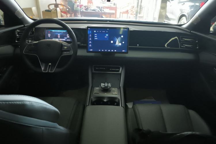 Used BYD Qin L 2024 DM-i 120KM Beyond Model Interior 2