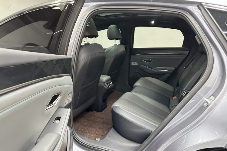 Used BYD Qin L 2024 DM-i 120KM Beyond Model Interior 3