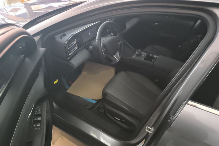 Used BYD Qin L 2024 DM-i 120KM Beyond Model Interior 3