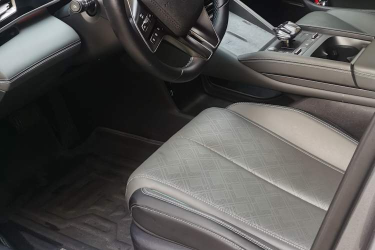 Used BYD Qin L 2024 DM-i 120KM Excellence Model Interior 3
