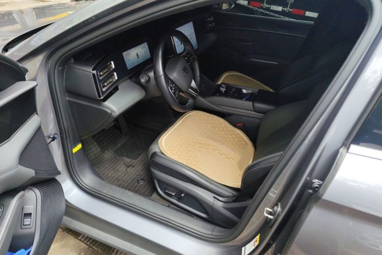 Used BYD Qin L 2024 DM-i 120KM Leading Model Interior 3