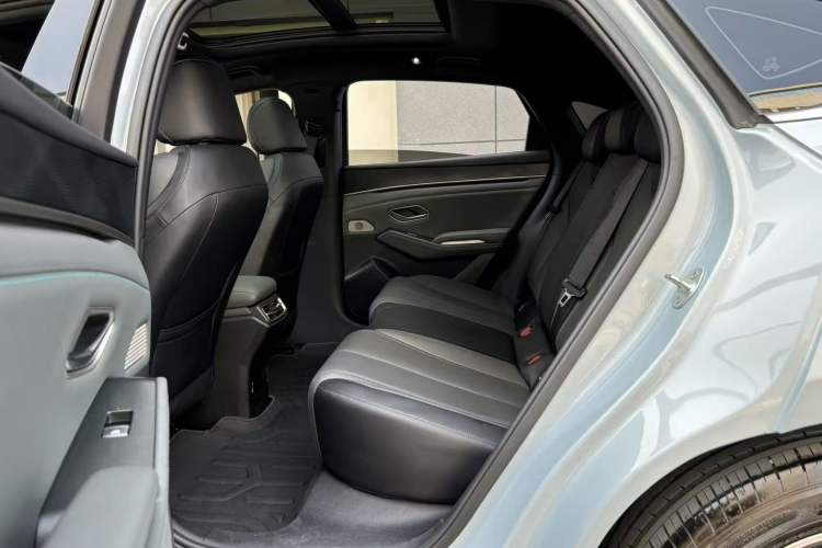 Used BYD Qin L 2024 DM-i 120KM Leading Model Interior 4