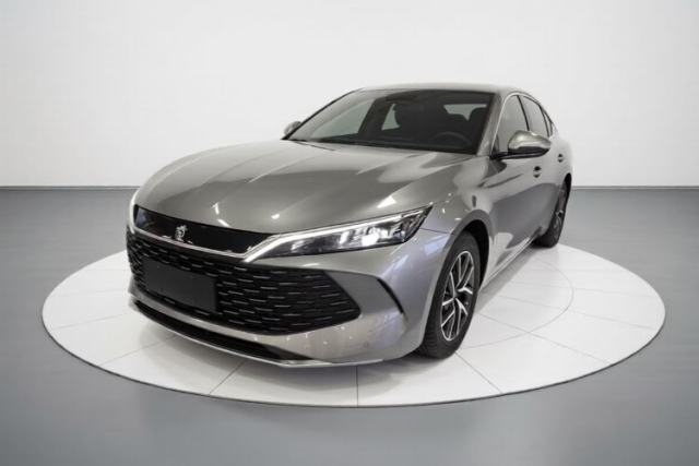 Ojetý BYD Qin L 2024 DM-i 120KM Leading Model