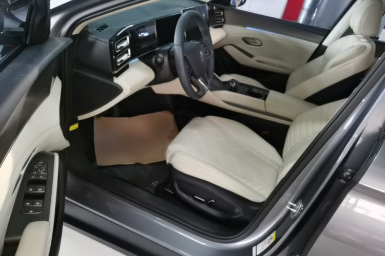 Used BYD Qin L 2024 DM-i 120KM Excellence Model Left Front Seat