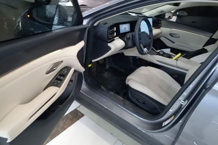 Used BYD Qin L 2024 DM-i 120KM Excellence Model Left Front Seat