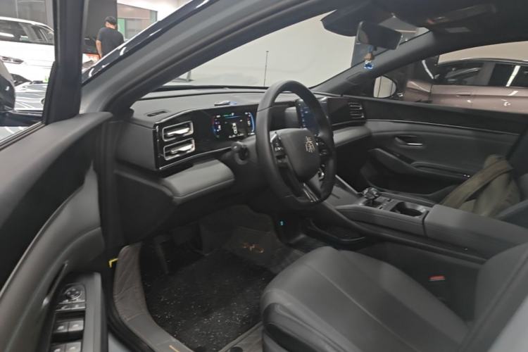 Used BYD Qin L 2024 DM-i 80KM Leading Model Left Front Seat