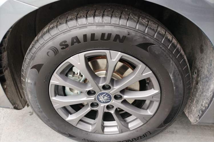 Used BYD Qin L 2024 DM-i 80KM Leading Model Left Front Wheel Hub