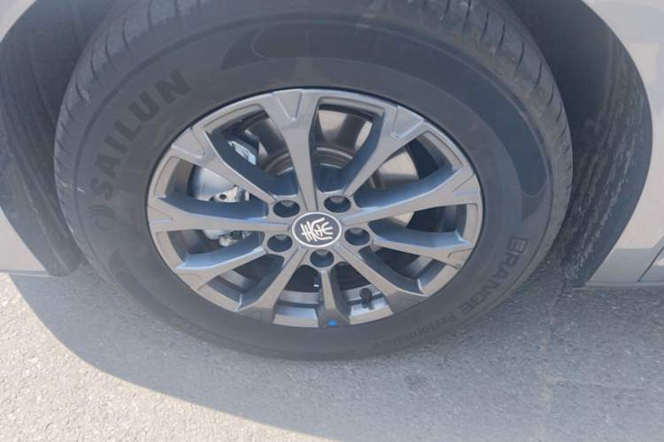 Used BYD Qin L 2024 DM-i 80KM Leading Model Left Front Wheel Hub