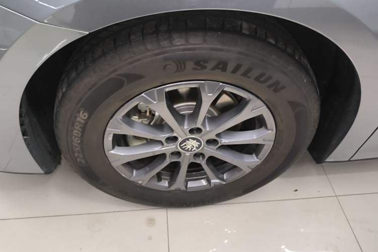 Used BYD Qin L 2024 DM-i 80KM Leading Model Left Front Wheel Hub