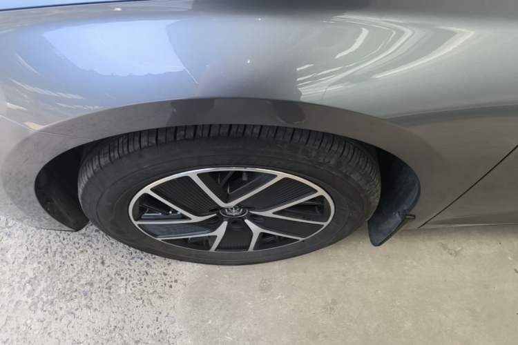 Used BYD Qin L 2024 DM-i 120KM Leading Model Left Front Wheel Hub