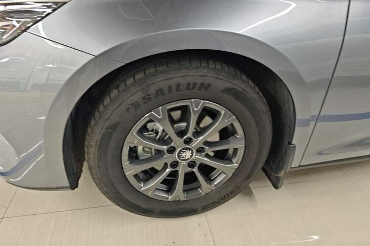 Used BYD Qin L 2024 DM-i 80KM Leading Model Left Front Wheel Hub