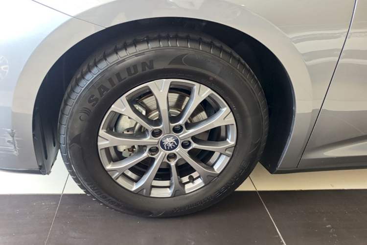 Used BYD Qin L 2024 DM-i 80KM Leading Model Left Front Wheel Hub