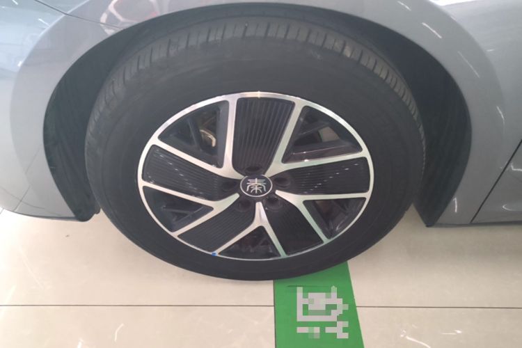 Used BYD Qin L 2024 DM-i 80KM Beyond Model Left Front Wheel Hub