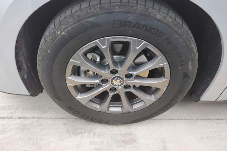 Used BYD Qin L 2024 DM-i 80KM Leading Model Left Front Wheel Hub