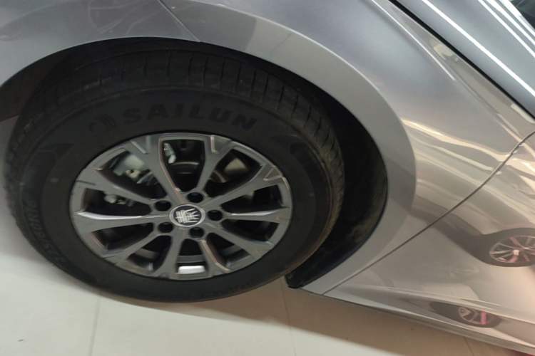 Used BYD Qin L 2024 DM-i 80KM Leading Model Left Front Wheel Hub