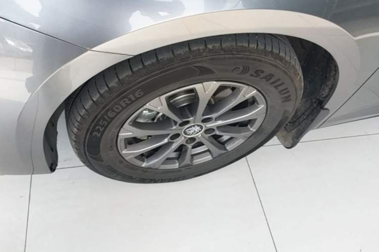 Used BYD Qin L 2024 DM-i 80KM Leading Model Left Front Wheel Hub
