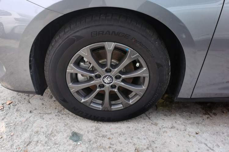 Used BYD Qin L 2024 DM-i 80KM Leading Model Left Front Wheel Hub