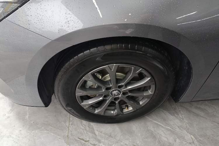Used BYD Qin L 2024 DM-i 80KM Leading Model Left Front Wheel Hub