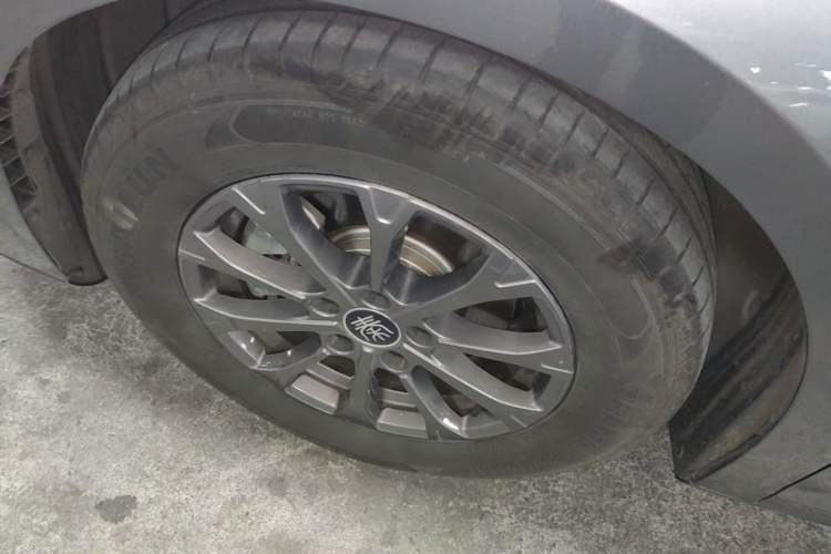 Used BYD Qin L 2024 DM-i 80KM Leading Model Left Front Wheel Hub