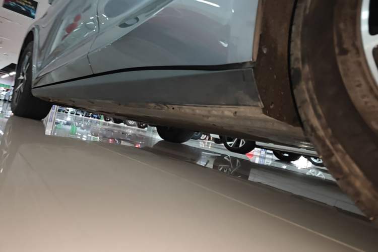 Used BYD Qin L 2024 DM-i 120KM Leading Model Left Side Sill