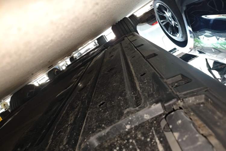 Used BYD Qin L 2024 DM-i 80KM Beyond Model Left Side Sill