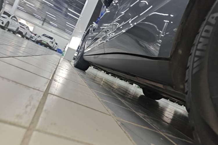 Used BYD Qin L 2024 DM-i 120KM Leading Model Left Side Sill