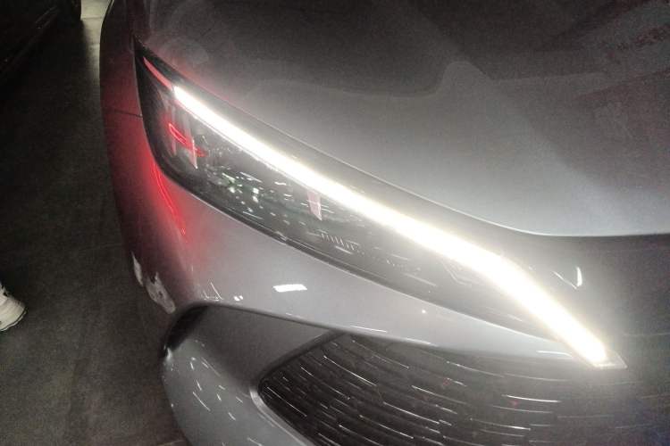 Used BYD Qin L 2024 DM-i 80KM Beyond Model Right Front Headlight