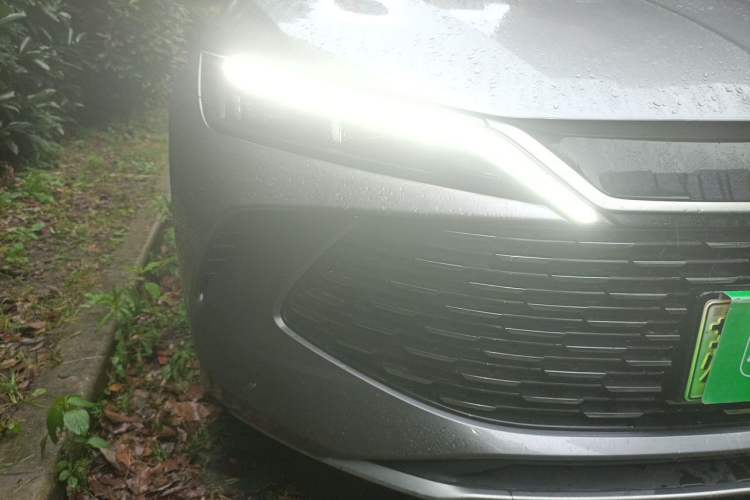 Used BYD Qin L 2024 DM-i 120KM Beyond Model Right Front Headlight
