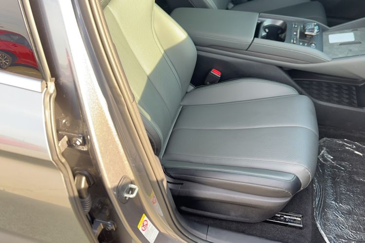 Used BYD Qin L 2024 DM-i 120KM Leading Model Right Front Seat