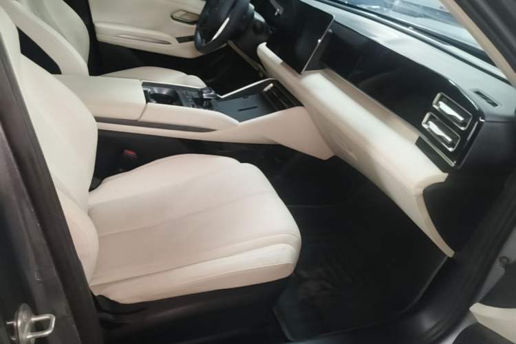 Used BYD Qin L 2024 DM-i 80KM Beyond Model Right Front Seat