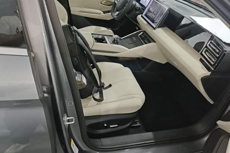 Used BYD Qin L 2024 DM-i 120KM Beyond Model Right Front Seat