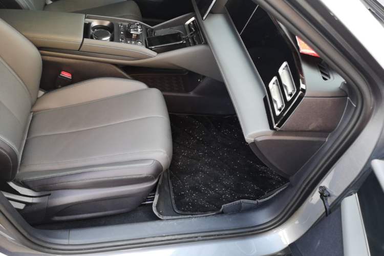 Used BYD Qin L 2024 DM-i 80KM Beyond Model Right Front Seat