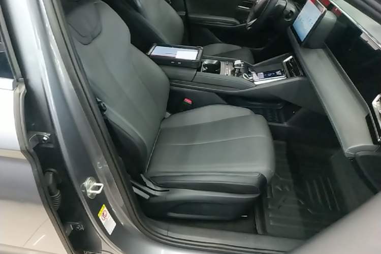 Used BYD Qin L 2024 DM-i 80KM Leading Model Right Front Seat
